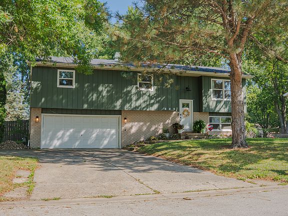 3rd image of 500 Loma Dr