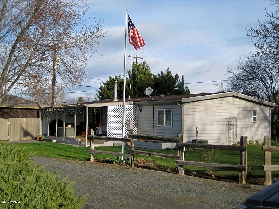 1st image of 20 Four Hills Dr