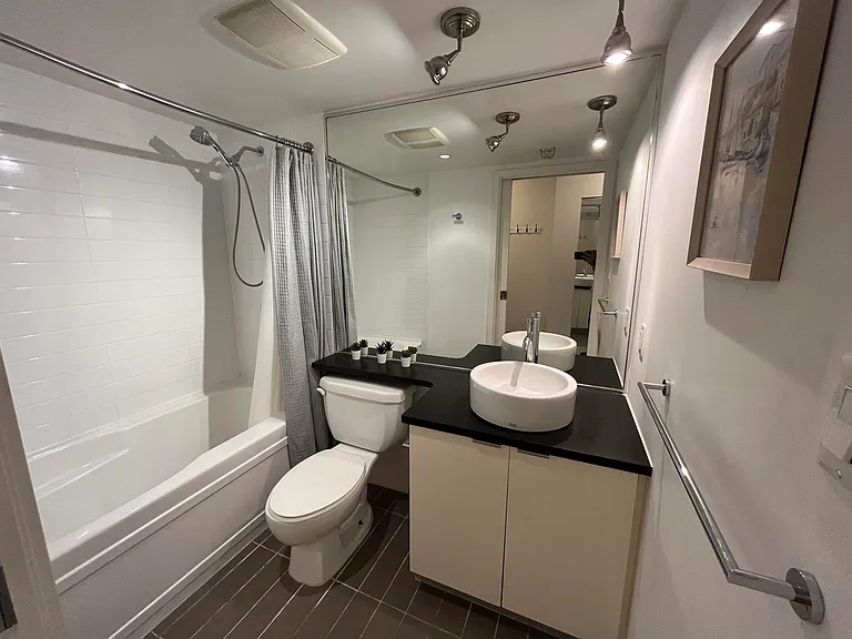 233 Robson St #501 — Photo 11