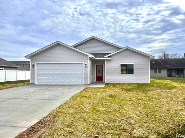 710 Savannah Ave, Herrin, IL 62948