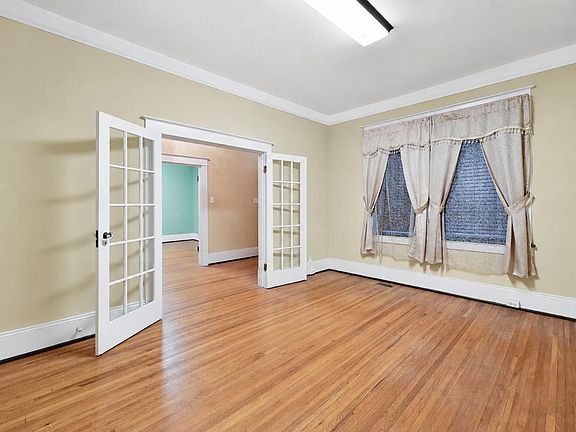 5th image of 5040 Fort Ave
