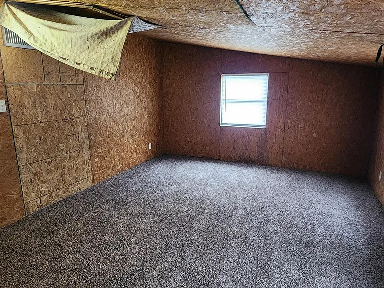 2120 Houston Ave — Photo 16