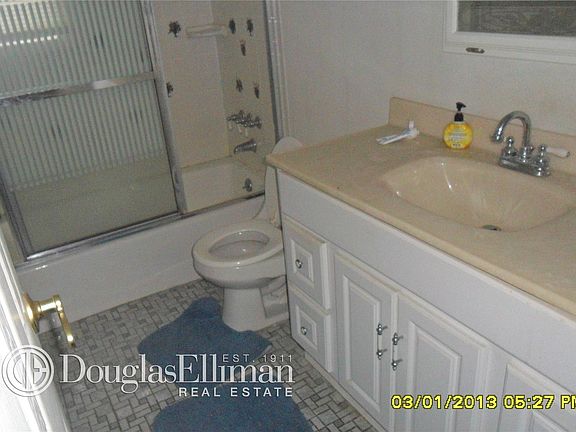 4th image of 142 Deer Lake Dr