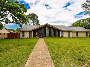 605 Ridgecrest Cir, Denton, TX 76205