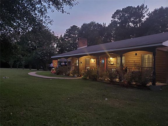 2nd image of 146 Lynn Ln