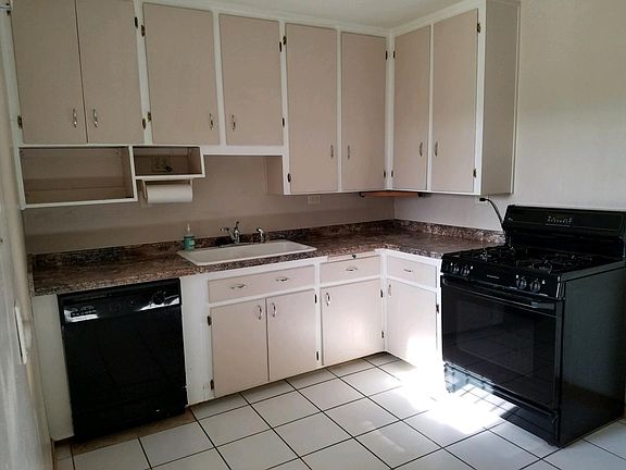 5th image of 2818 Morningside Dr NE