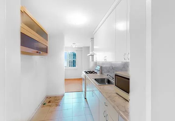 5th image of 2944 W 5th St APT 18N