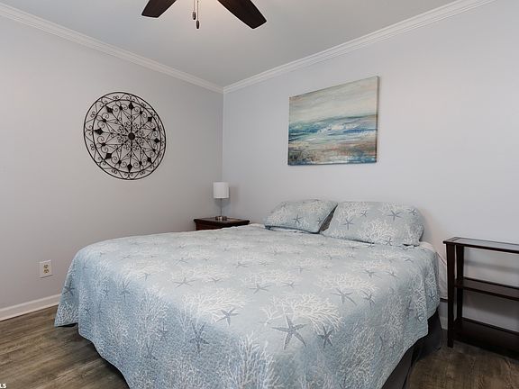 4th image of 952 W Beach Blvd #313