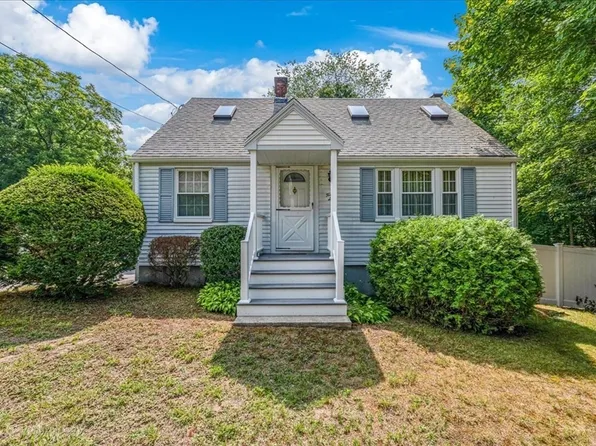 47 Washington Cir, Holbrook, MA 02343