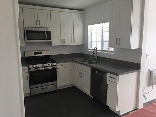 27 E Howard St #4 Photo 1