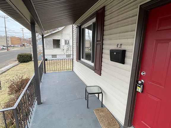 3rd image of 2311 Grandview Ave