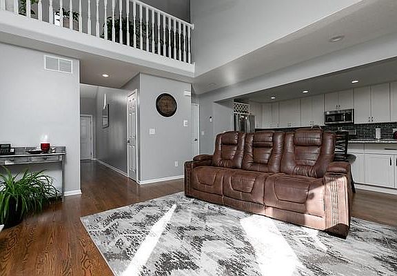 4th image of 8209 NW Bradford Ct