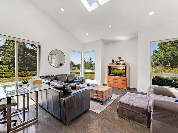 3rd image of 15780 Forest View Road