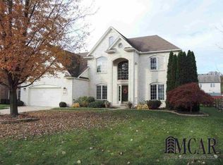 8351 Marquis Ct, Lambertville, MI 48144