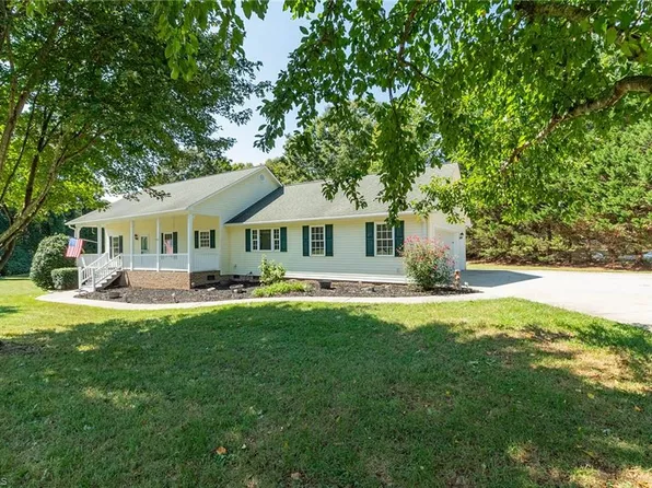 5360 Muirfield Dr, Lexington, NC 27295