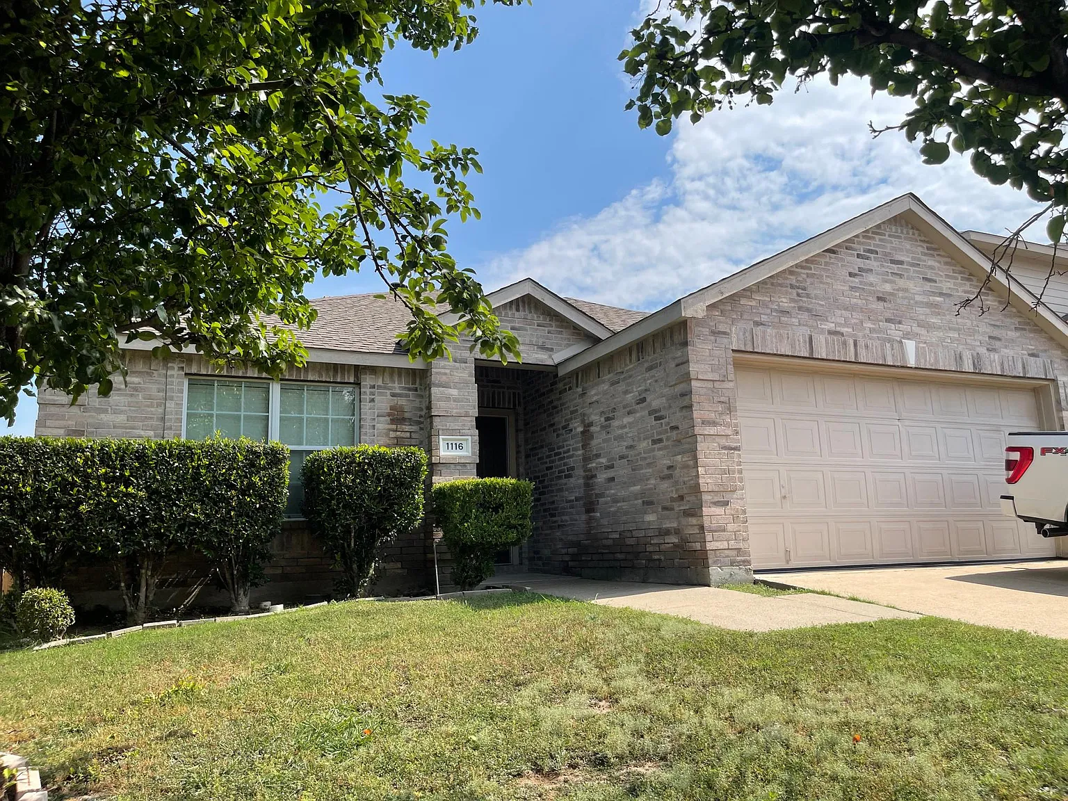 3 bed, 1702 sqft, $2,200 — Photo 2