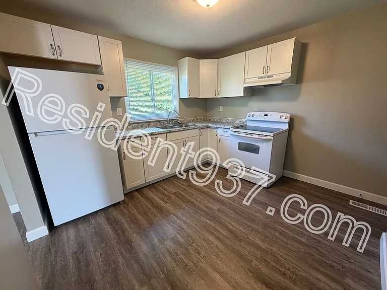 2059 Neff Rd — Photo 4