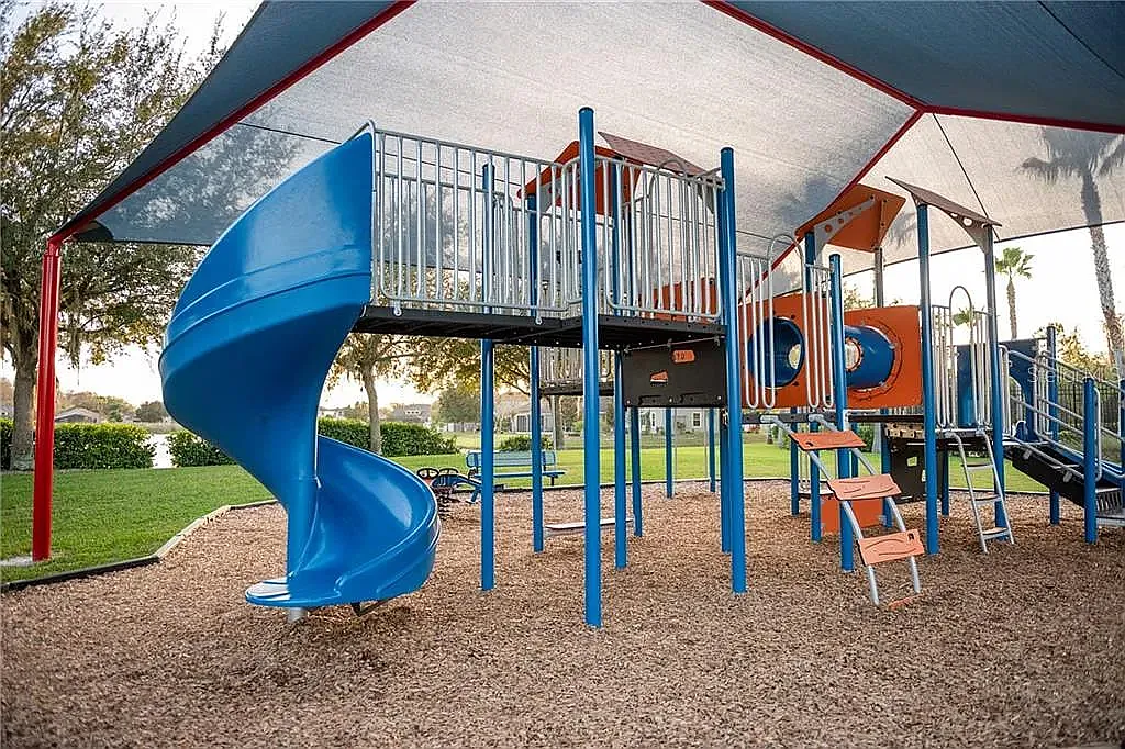 3 bed, 1869 sqft, $2,250 — Photo 3