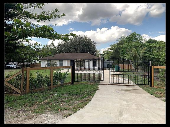 4th image of 11091 SW 28th Ct #A