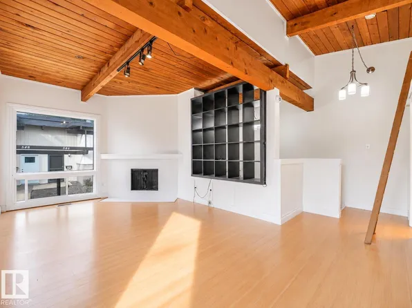 544 Lee Ridge Rd NW, Edmonton, AB T6K 2K3