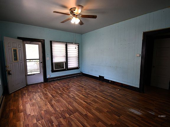 3rd image of 618 N Sargent Ave