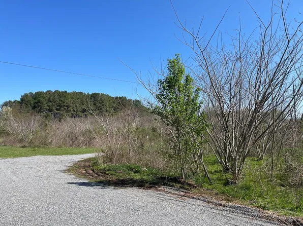 1 Deer Run Rd, Callao, VA 22435