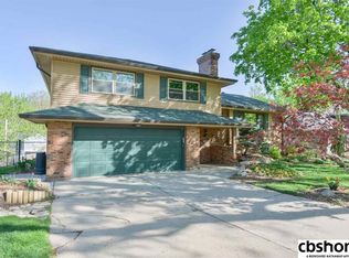 12228 Deer Hollow Dr, Omaha, NE 68154