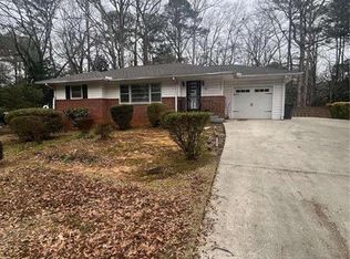 2560 Wood Valley Dr, East Pt, GA 30344
