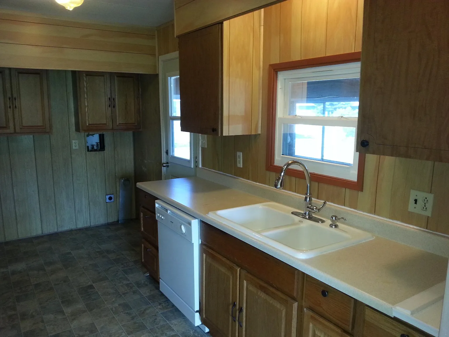 2 bed, 1.5 bath, 960 sqft, $2,050 — Photo 3