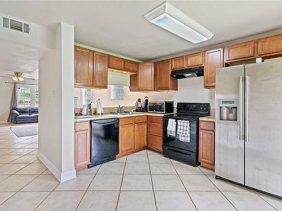 3rd image of 6479-81 Fleur De Lis Dr
