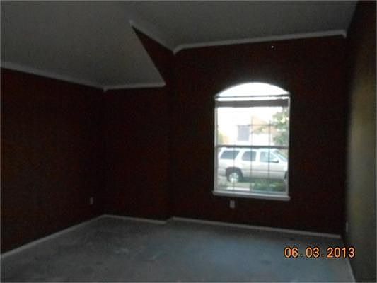 3rd image of 3252 Guadaloupe
