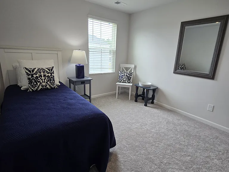 Twin bedroom
