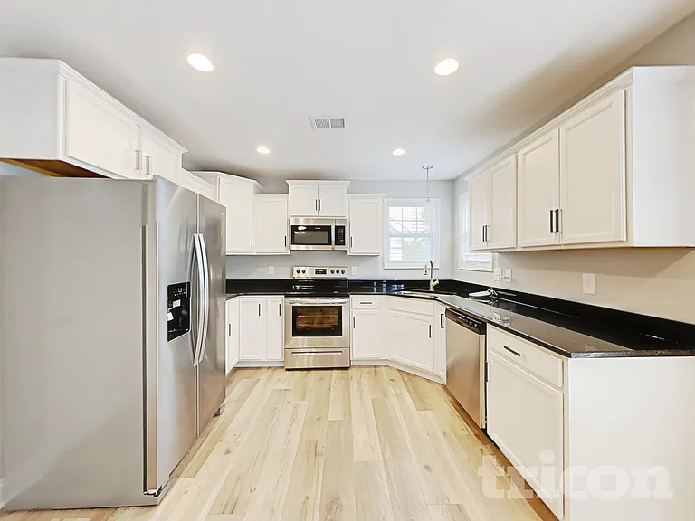 1063 Spicer Dr — Photo 5