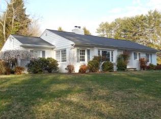 300 Maple Tree Dr, Bristol, TN 37620