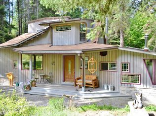 887 Pleasant Valley Loop, Naples, ID 83847