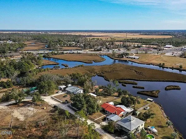 7424 Little Creek Cir, Southport, FL 32409