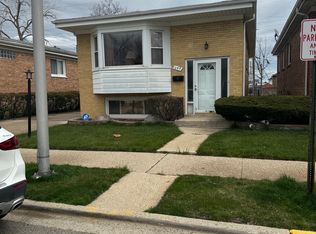 243 Zuelke Dr, Bellwood, IL