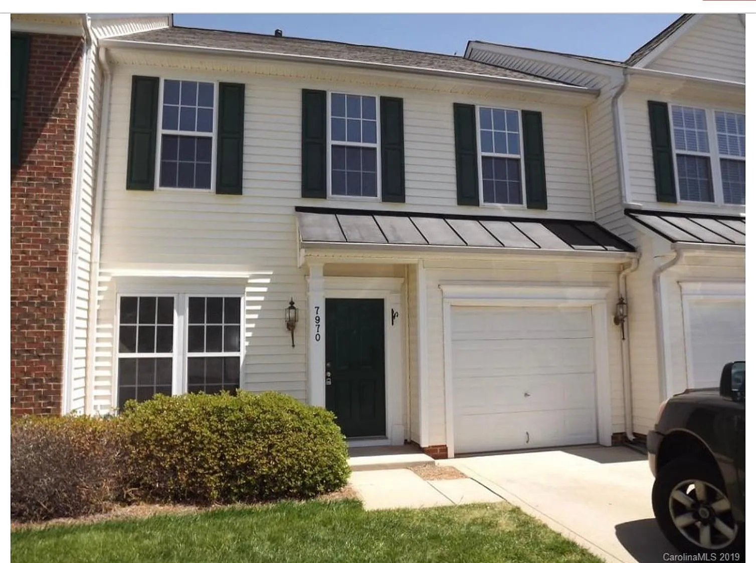 3 bed, 1800 sqft, $1,995 — Photo 1