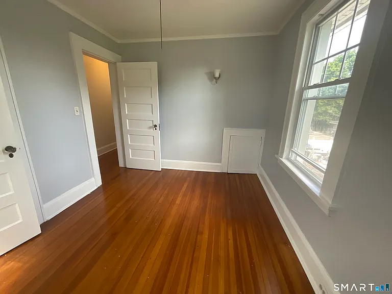 1127 W Broad St — Photo 25