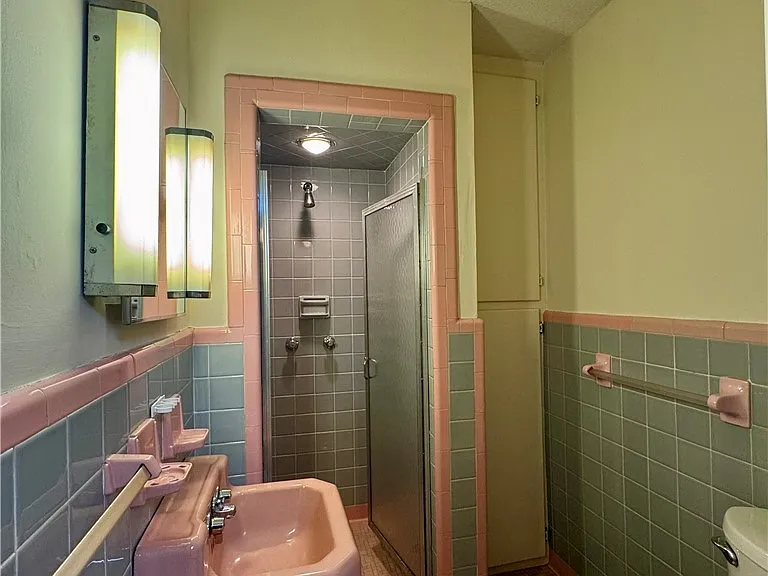 400 Harrill St — Photo 16