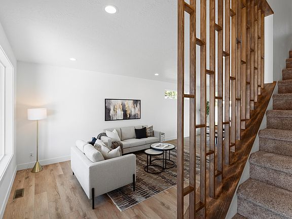 5th image of 504 N Moen Ln