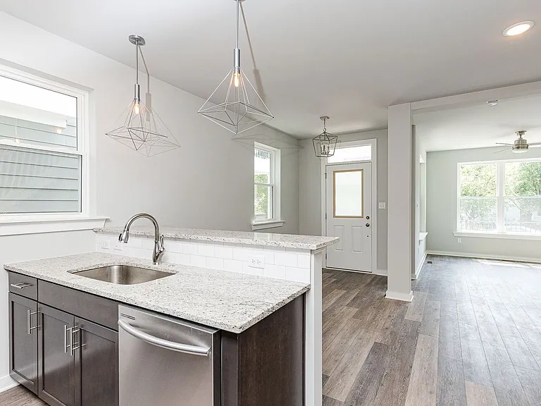 1529 Porter St #A — Photo 12