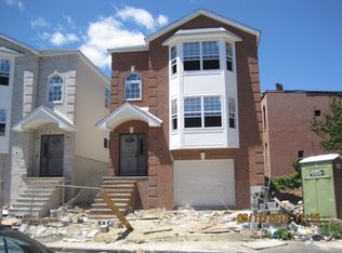 59 Vine St, Newark, NJ 07102