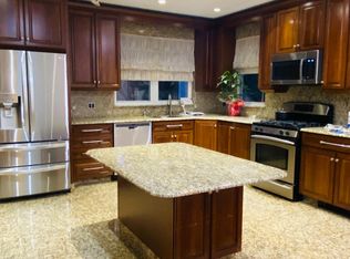 15802 Powells Cove Blvd FLOOR 1, Whitestone, NY 11357