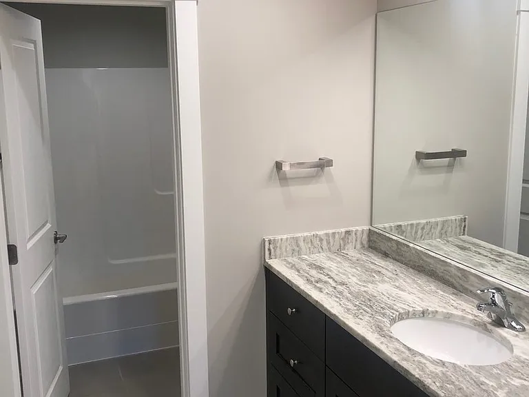 1508 N Western Ave — Photo 8