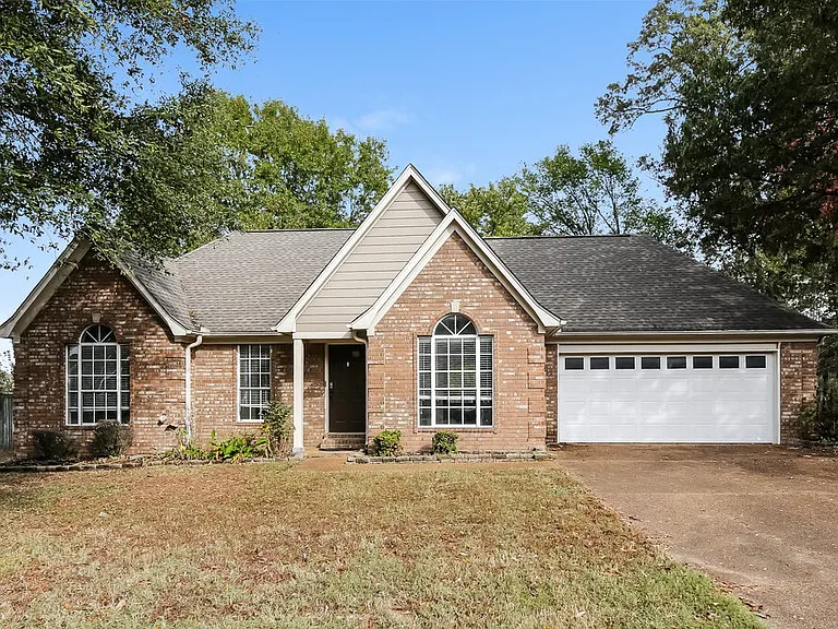 2350 Heather Rdg — Photo 1
