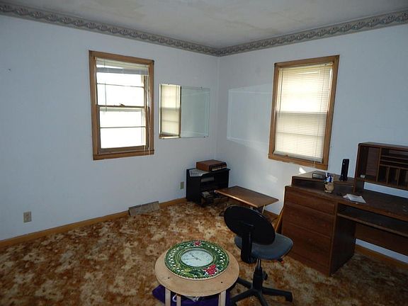 5th image of 108 N College Ave