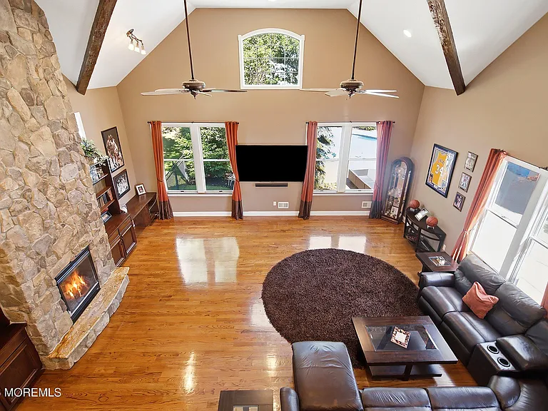 39 Hilltop Rd — Photo 38