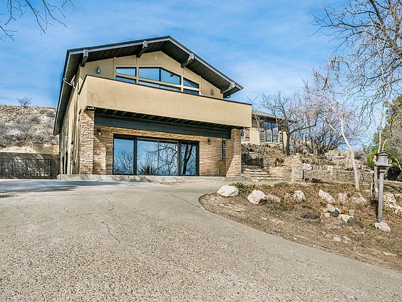 2nd image of 15 Lancaster Rd