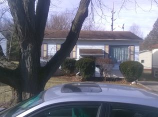 938 S 16th Ave, Freeport, IL 61032